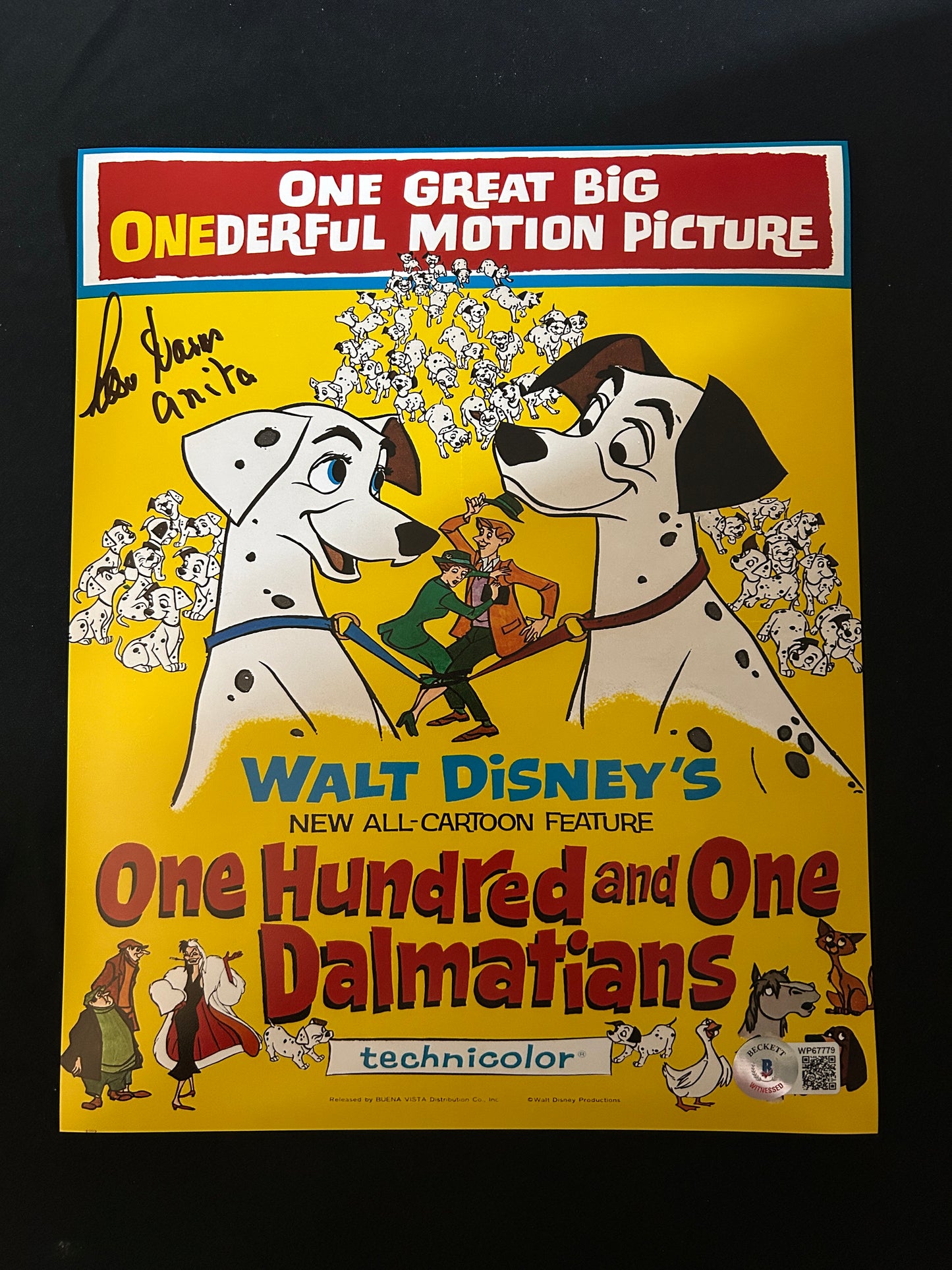 Lisa Davis signed 101 Dalmatians 8X10 Photo W/ Beckett witnessed COA