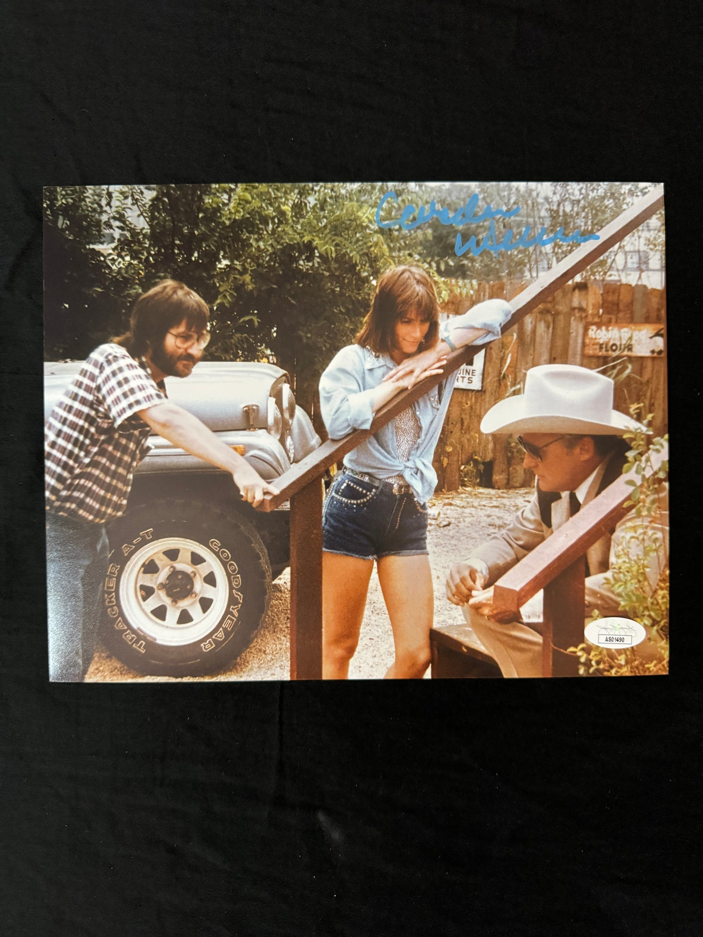 Caroline Williams signed The Texas Chainsaw Massacre II 8X10 photo W/ JSA COA