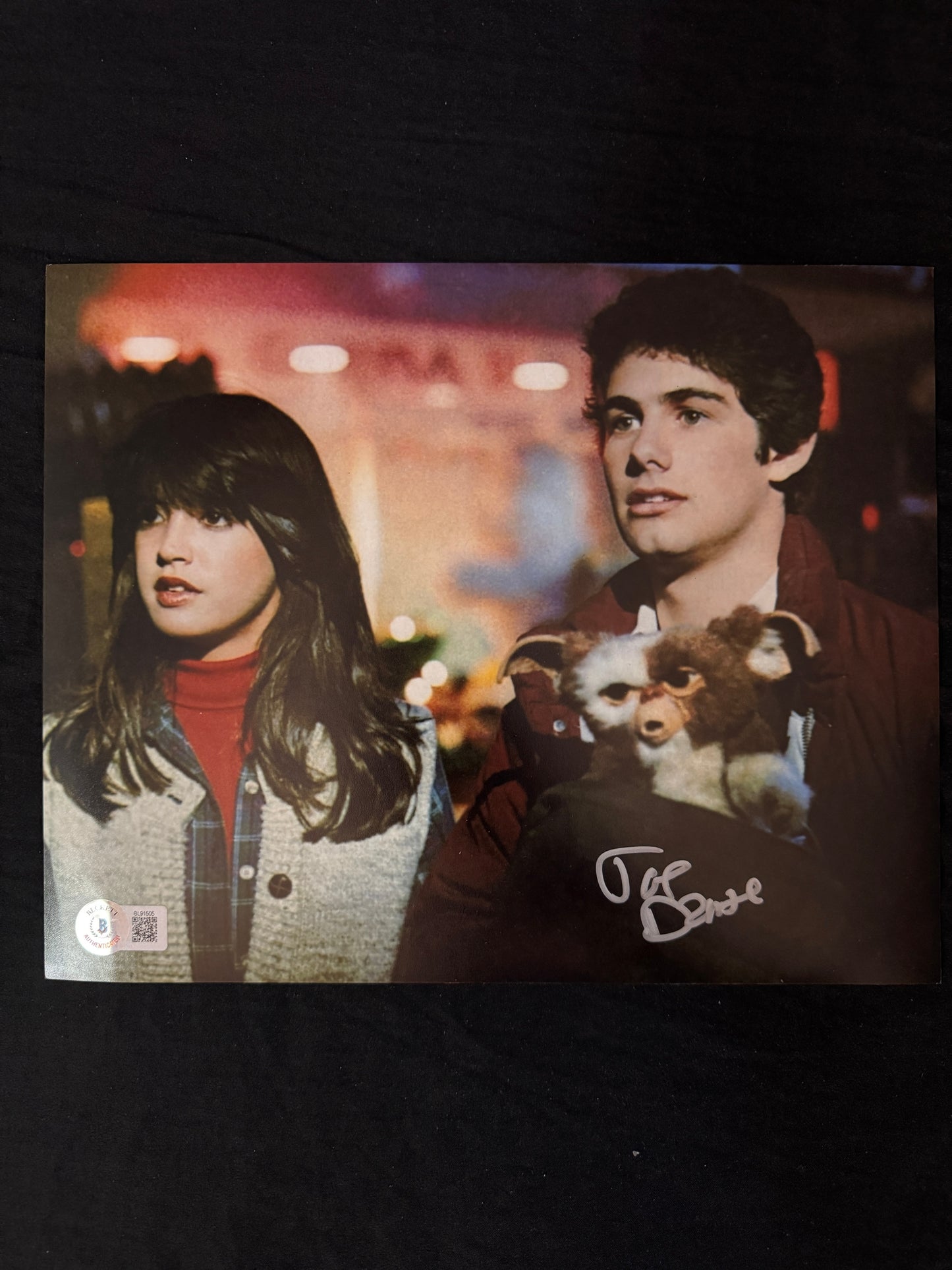 Joe Dante signed Gremlins 8X10 Photo W/ Beckett COA