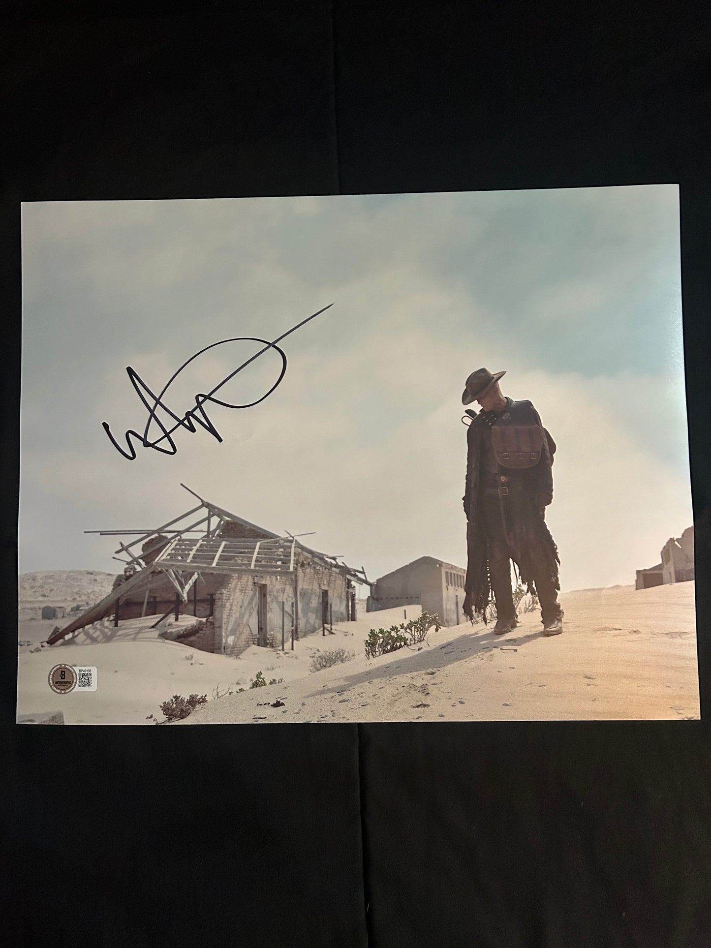 Walton Goggins signed Fallout 11x14 photo W/ Beckett COA
